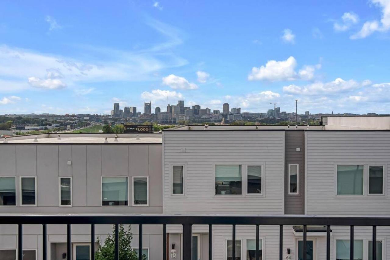 Big New And Modern With Skyline View Mural And Ping Pong Nashville Exterior photo